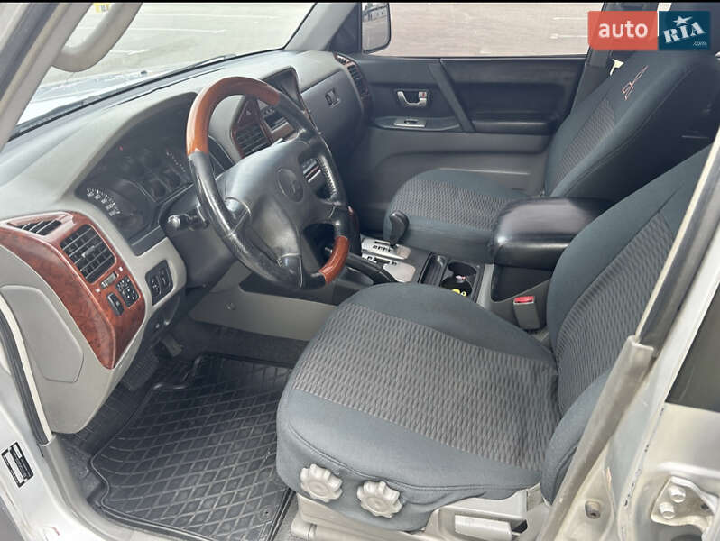 Позашляховик / Кросовер Mitsubishi Pajero Wagon 2003 в Черкасах фото 10 Позашляховик / Кросовер Mitsubishi Pajero Wagon 2003 в Черкасах
