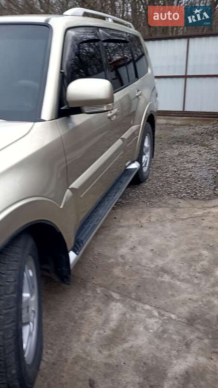 Внедорожник / Кроссовер Mitsubishi Pajero Wagon 2008 в Черновцах фото 5 Внедорожник / Кроссовер Mitsubishi Pajero Wagon 2008 в Черновцах