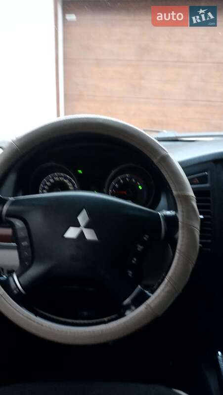 Внедорожник / Кроссовер Mitsubishi Pajero Wagon 2008 в Черновцах фото 29 Внедорожник / Кроссовер Mitsubishi Pajero Wagon 2008 в Черновцах