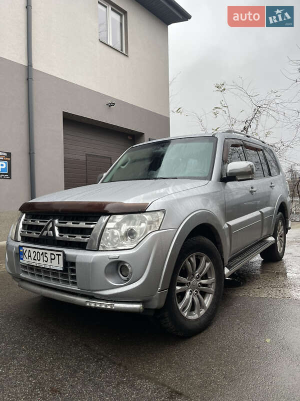 Внедорожник / Кроссовер Mitsubishi Pajero Wagon 2012 в Киеве