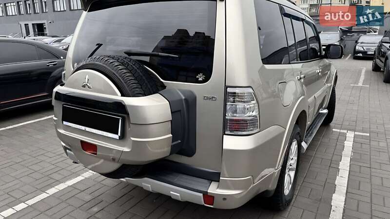 Внедорожник / Кроссовер Mitsubishi Pajero Wagon 2012 в Ивано-Франковске