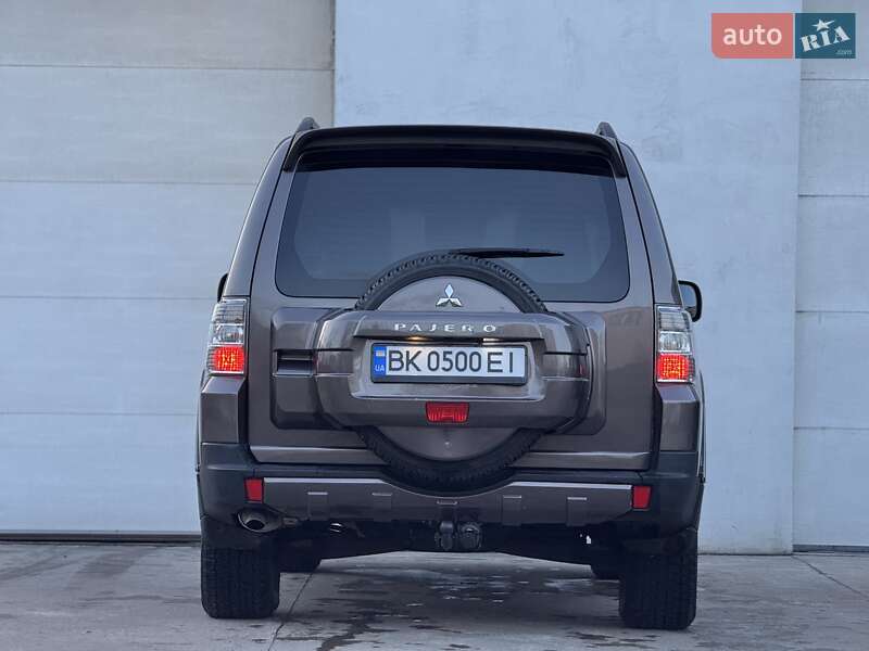 Внедорожник / Кроссовер Mitsubishi Pajero Wagon 2010 в Сарнах