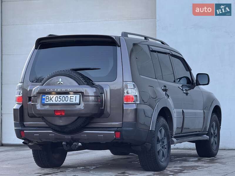 Внедорожник / Кроссовер Mitsubishi Pajero Wagon 2010 в Сарнах