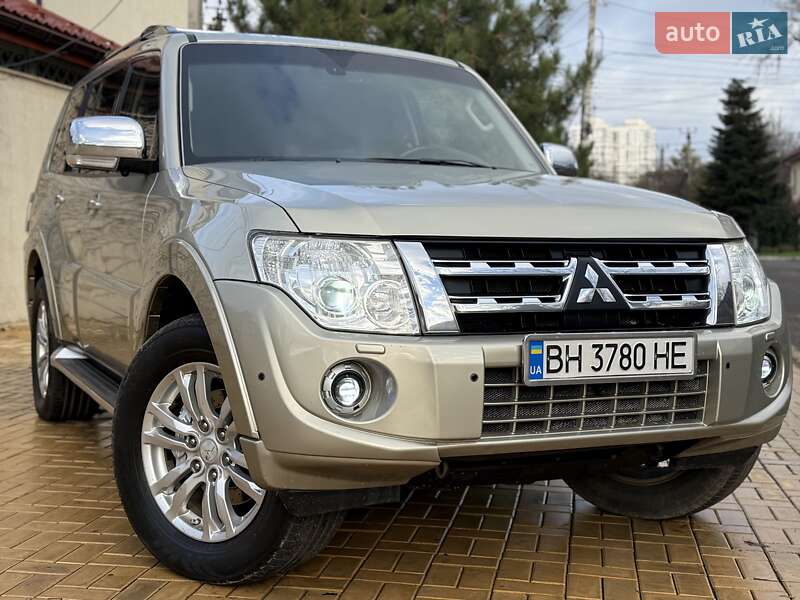 Позашляховик / Кросовер Mitsubishi Pajero Wagon 2013 в Одесі