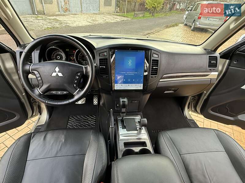 Позашляховик / Кросовер Mitsubishi Pajero Wagon 2013 в Одесі