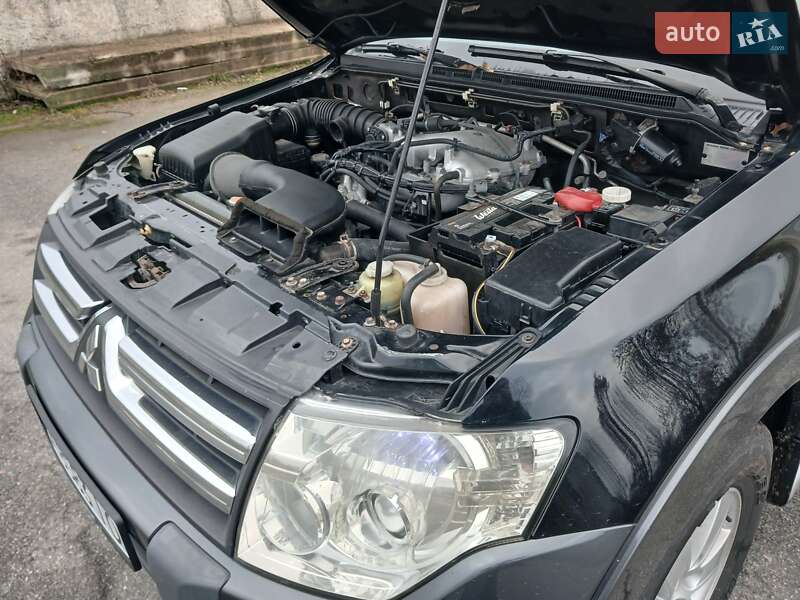 Позашляховик / Кросовер Mitsubishi Pajero Wagon 2007 в Глухові