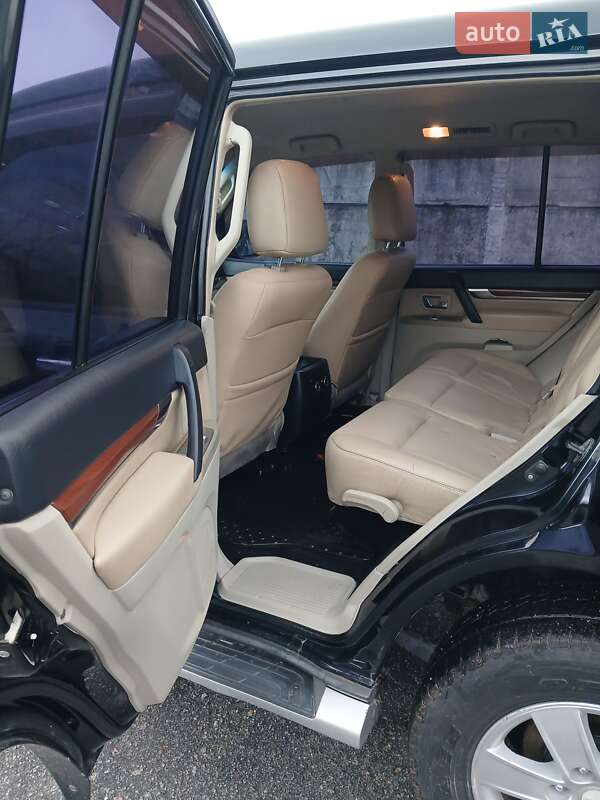 Позашляховик / Кросовер Mitsubishi Pajero Wagon 2007 в Глухові