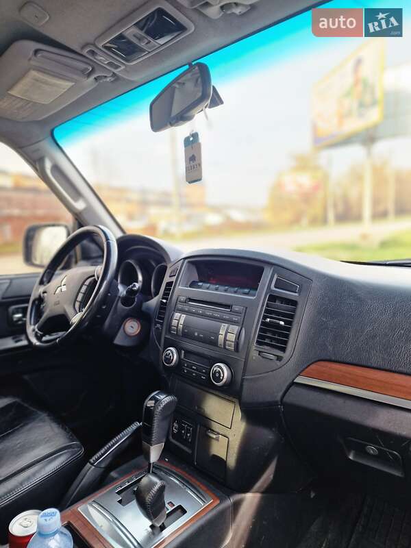 Позашляховик / Кросовер Mitsubishi Pajero Wagon 2007 в Чернівцях