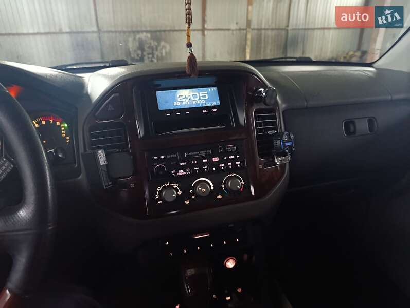 Позашляховик / Кросовер Mitsubishi Pajero Wagon 2004 в Павлограді