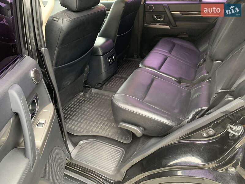 Позашляховик / Кросовер Mitsubishi Pajero Wagon 2013 в Рівному