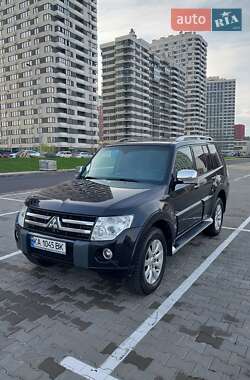 Позашляховик / Кросовер Mitsubishi Pajero Wagon 2011 в Києві