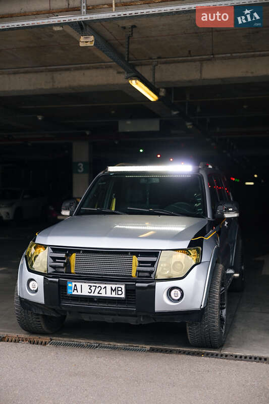 Позашляховик / Кросовер Mitsubishi Pajero Wagon 2007 в Києві