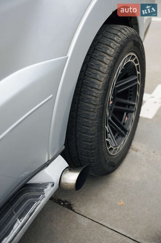 Позашляховик / Кросовер Mitsubishi Pajero Wagon 2007 в Києві