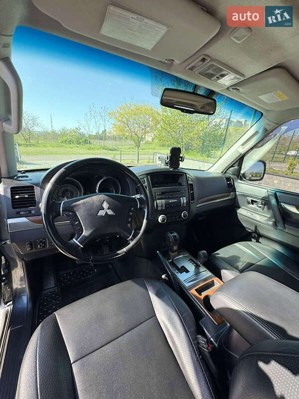 Внедорожник / Кроссовер Mitsubishi Pajero Wagon 2008 в Южном фото 16 Внедорожник / Кроссовер Mitsubishi Pajero Wagon 2008 в Южном