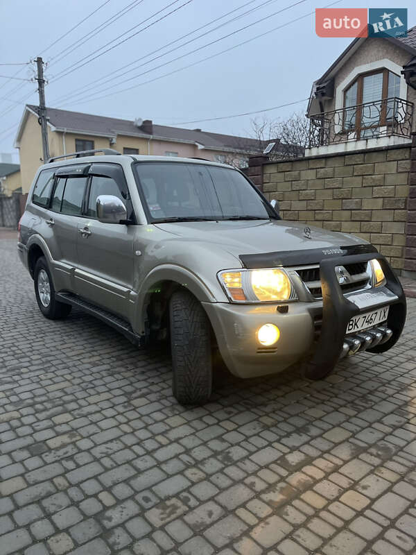 Позашляховик / Кросовер Mitsubishi Pajero Wagon 2005 в Рівному