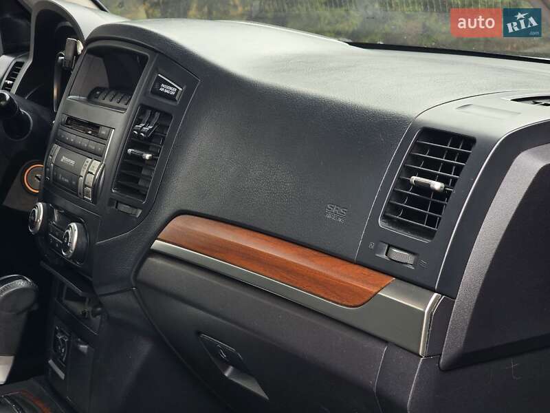 Внедорожник / Кроссовер Mitsubishi Pajero Wagon 2007 в Тернополе