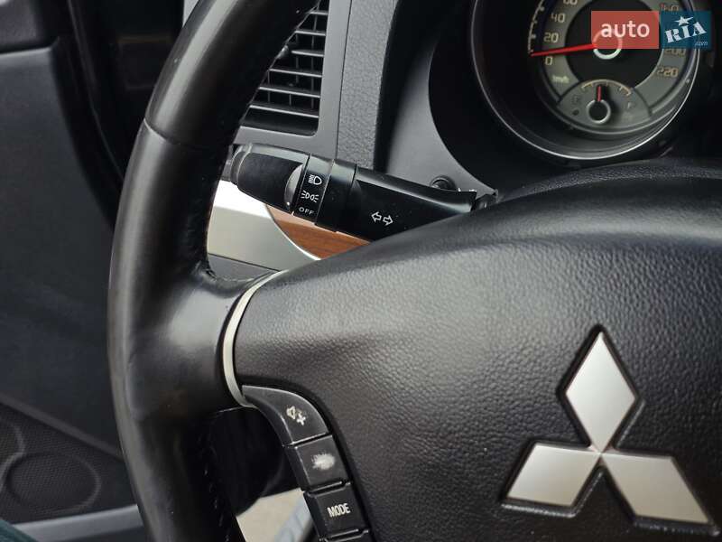 Внедорожник / Кроссовер Mitsubishi Pajero Wagon 2007 в Тернополе