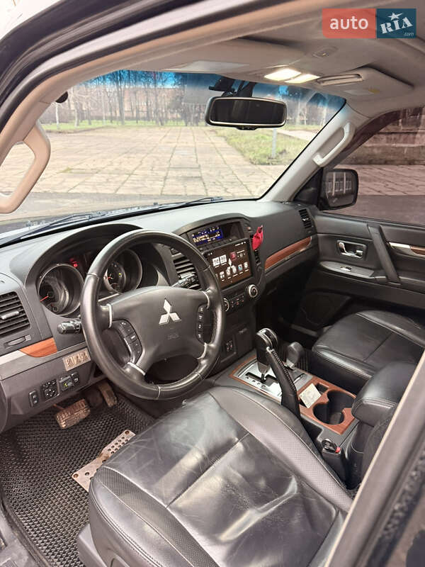 Позашляховик / Кросовер Mitsubishi Pajero Wagon 2008 в Кривому Розі