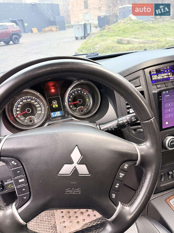 Позашляховик / Кросовер Mitsubishi Pajero Wagon 2008 в Кривому Розі