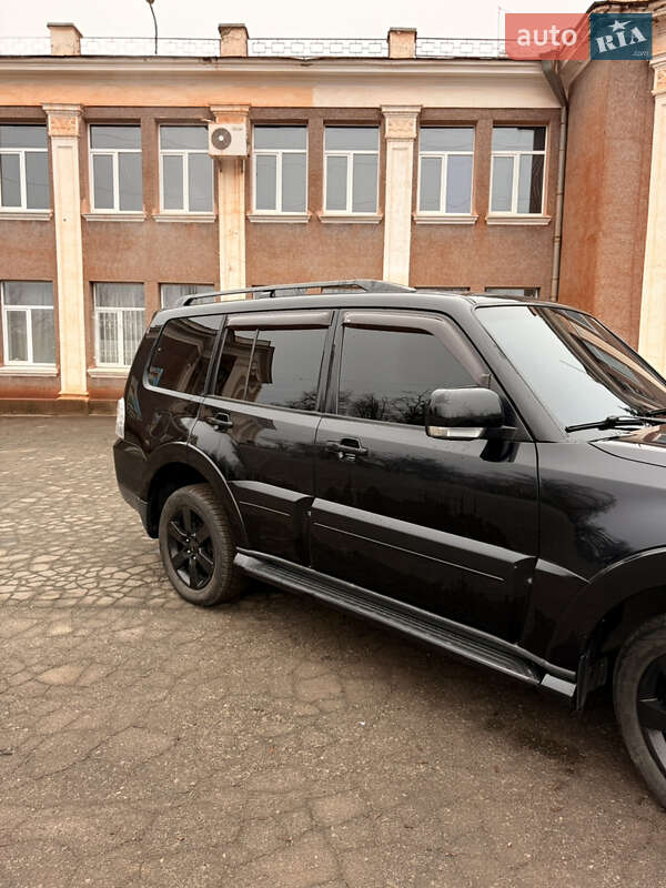 Позашляховик / Кросовер Mitsubishi Pajero Wagon 2008 в Кривому Розі