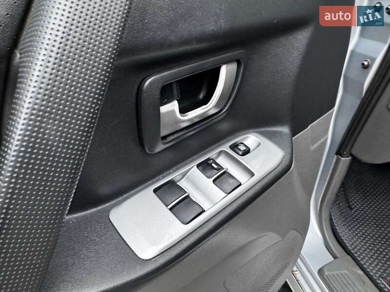 Внедорожник / Кроссовер Mitsubishi Pajero Wagon 2006 в Киеве фото 14 Внедорожник / Кроссовер Mitsubishi Pajero Wagon 2006 в Киеве