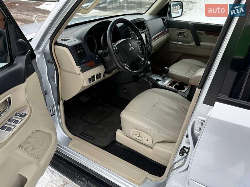 Внедорожник / Кроссовер Mitsubishi Pajero Wagon 2007 в Харькове