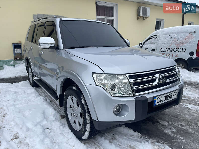 Mitsubishi Pajero Wagon 2009