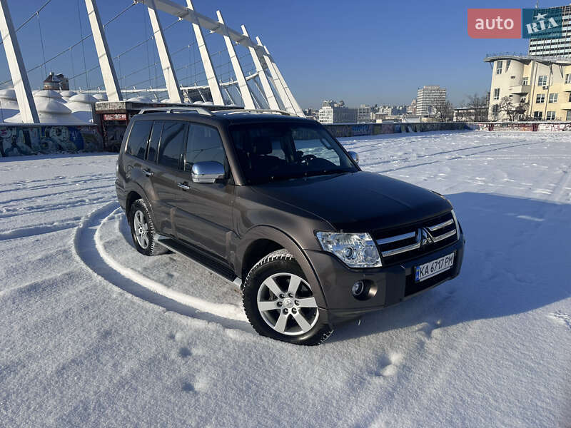 Mitsubishi Pajero Wagon 2011 Mitsubishi Pajero Wagon 2011