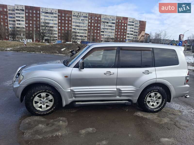 Mitsubishi Pajero Wagon 2001
