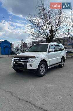 Позашляховик / Кросовер Mitsubishi Pajero Wagon 2008 в Києві
