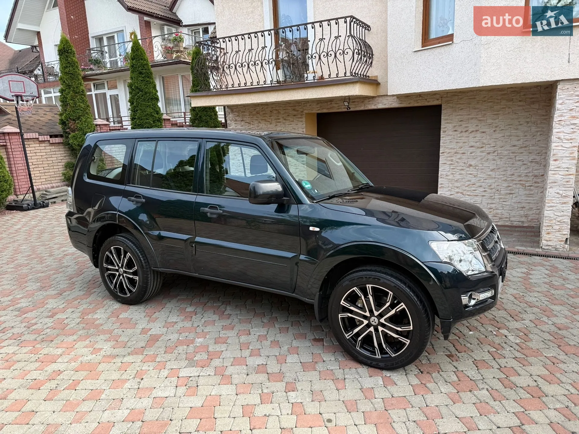 2017 Mitsubishi Pajero - мініатюра 15