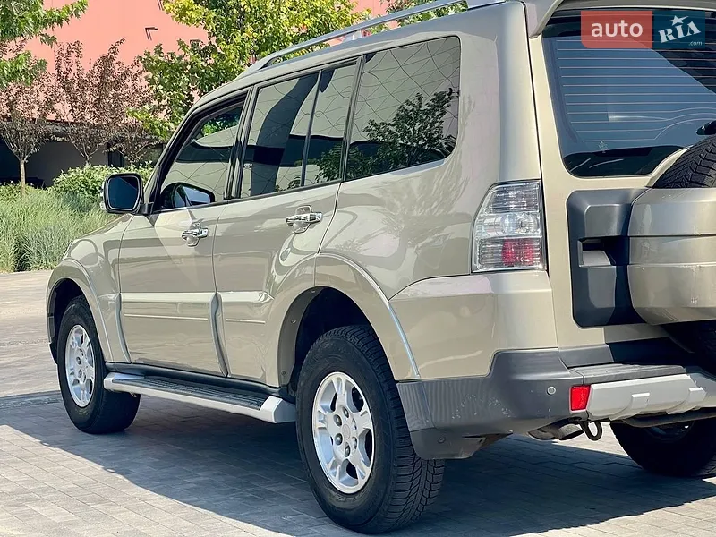 Mitsubishi Pajero Wagon 2008 VIN JMYLRV93W8J002125 фото оголошення 8 з 74