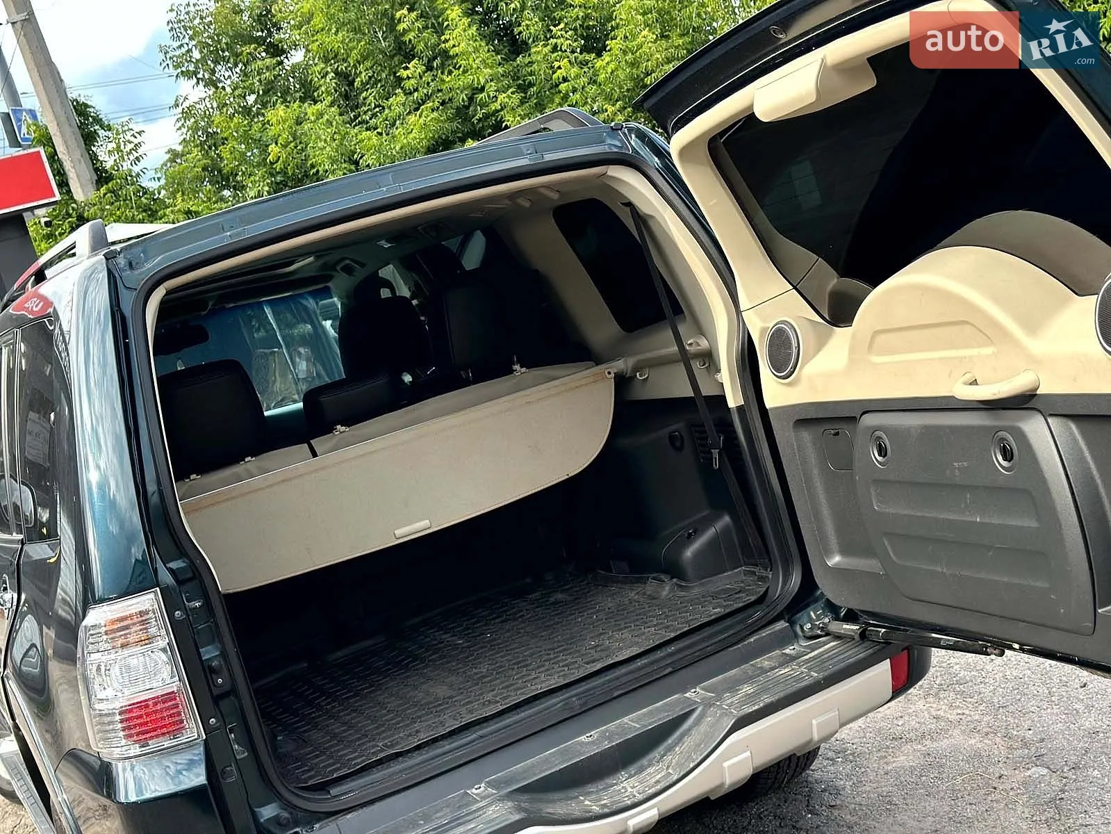 2014 Mitsubishi Pajero - мініатюра 22