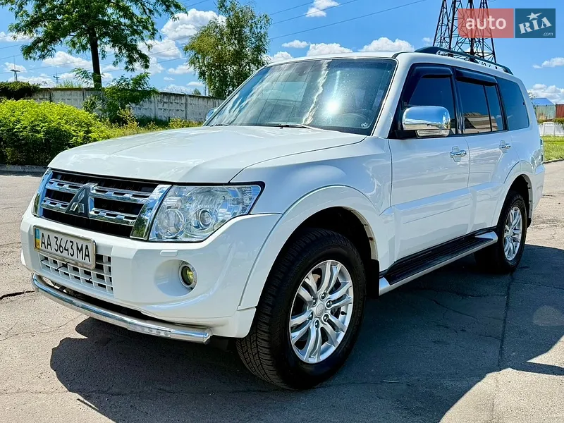 Mitsubishi Pajero Wagon 2012