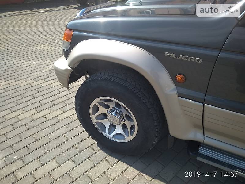 Позашляховик / Кросовер Mitsubishi Pajero 1998 в Чернівцях