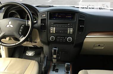 Позашляховик / Кросовер Mitsubishi Pajero 2007 в 