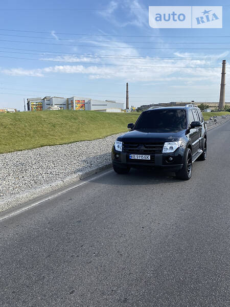 Позашляховик / Кросовер Mitsubishi Pajero 2008 в 