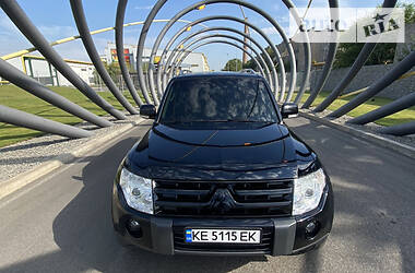 Позашляховик / Кросовер Mitsubishi Pajero 2008 в 