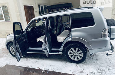 Внедорожник / Кроссовер Mitsubishi Pajero 2010 в Тячеве