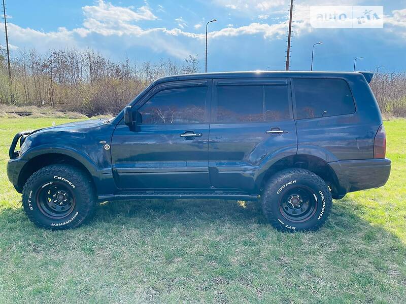 Внедорожник / Кроссовер Mitsubishi Pajero 2005 в Ужгороде