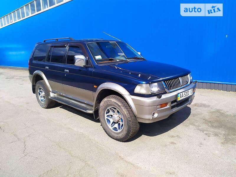 Позашляховик / Кросовер Mitsubishi Pajero 1999 в Києві