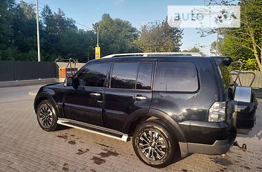 Внедорожник / Кроссовер Mitsubishi Pajero 2008 в 