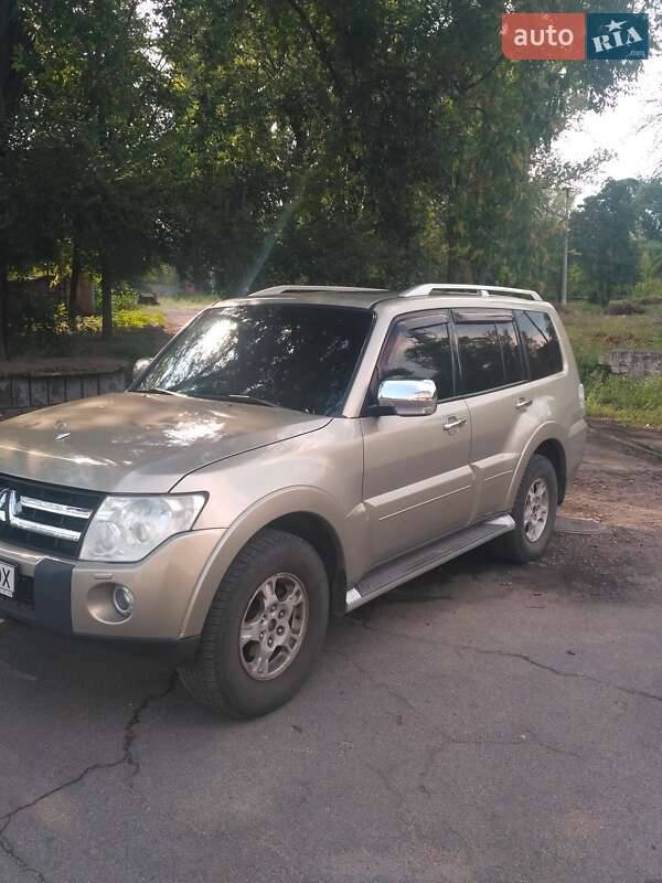 Внедорожник / Кроссовер Mitsubishi Pajero 2008 в Покрове