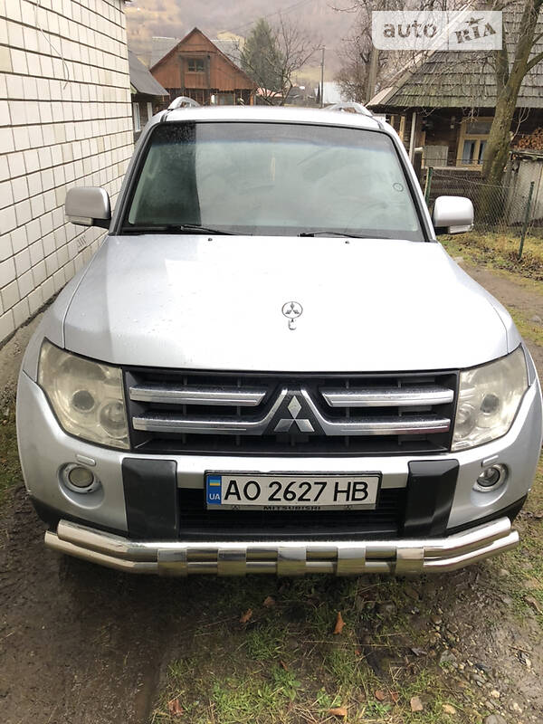 Внедорожник / Кроссовер Mitsubishi Pajero 2006 в Межгорье