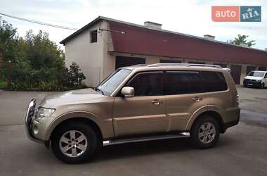 Внедорожник / Кроссовер Mitsubishi Pajero 2007 в Чорткове