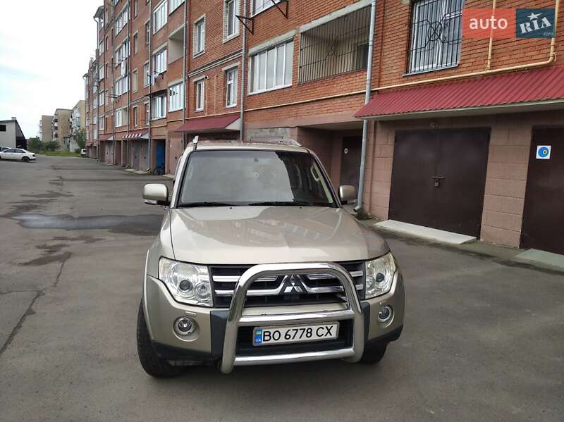 Внедорожник / Кроссовер Mitsubishi Pajero 2007 в Чорткове