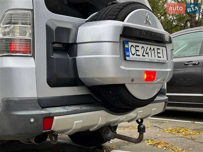 Позашляховик / Кросовер Mitsubishi Pajero 2008 в Києві