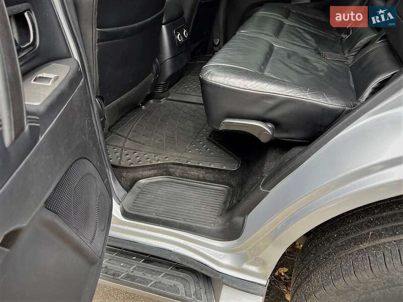 Позашляховик / Кросовер Mitsubishi Pajero 2008 в Києві