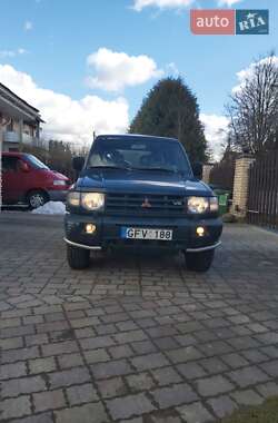 Позашляховик / Кросовер Mitsubishi Pajero 1998 в 