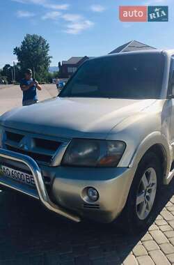 Внедорожник / Кроссовер Mitsubishi Pajero 2005 в Иршаве